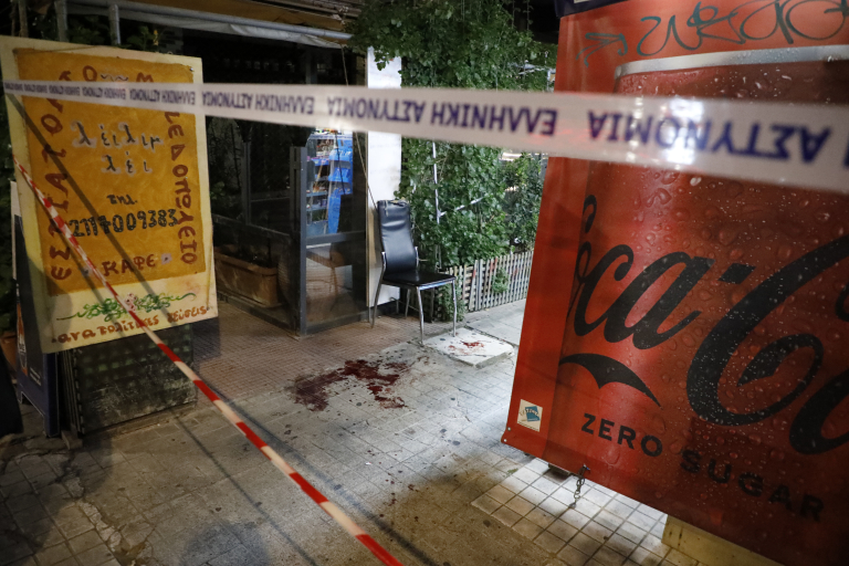 Αιματηρή ληστεία σε περίπτερο: «Τους είπε δεν έχω χρήματα και τον μαχαίρωσαν» – Φίλος του θύματος περιγράφει τι συνέβη