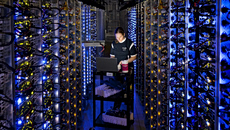 Το Ιράν απελεί με επιθέσεις σε data center και αμερικανικές εταιρείες