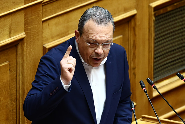 Φάμελλος: Αρχιερέας της τοξικότητας ο Κυριάκος Μητσοτάκης – Πώς σας κρατάει ο Λαζαρίδης;