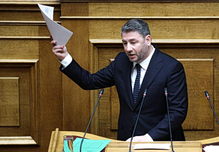 Ανδρουλάκης: Με το δάκτυλο στη σκανδάλη για τις υποκλοπές και το βλέμμα στις κάλπες