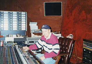 Twin Peaks, Kraftwerk και αέναη κίνηση: Ο DJ Shadow για όλες τις στιγμές τις καριέρας του