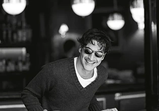 Maestro: Γιατί ο Χριστόφορος Παπακαλιάτης πήρε «τηλέφωνο τον Μόργκαν Φρίμαν»;