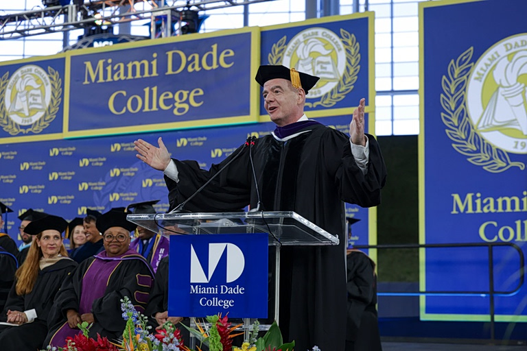 Ινφαντίνο (πρόεδρος της FIFA): «Έκανα αιτήσεις σε Ευρωπαϊκή και Παγκόσμια Ομοσπονδία και με απέρριψαν»