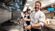 Ο Τζέιμι Όλιβερ στην Αθήνα – «Εδώ αισθάνομαι σαν παλιός φίλος»