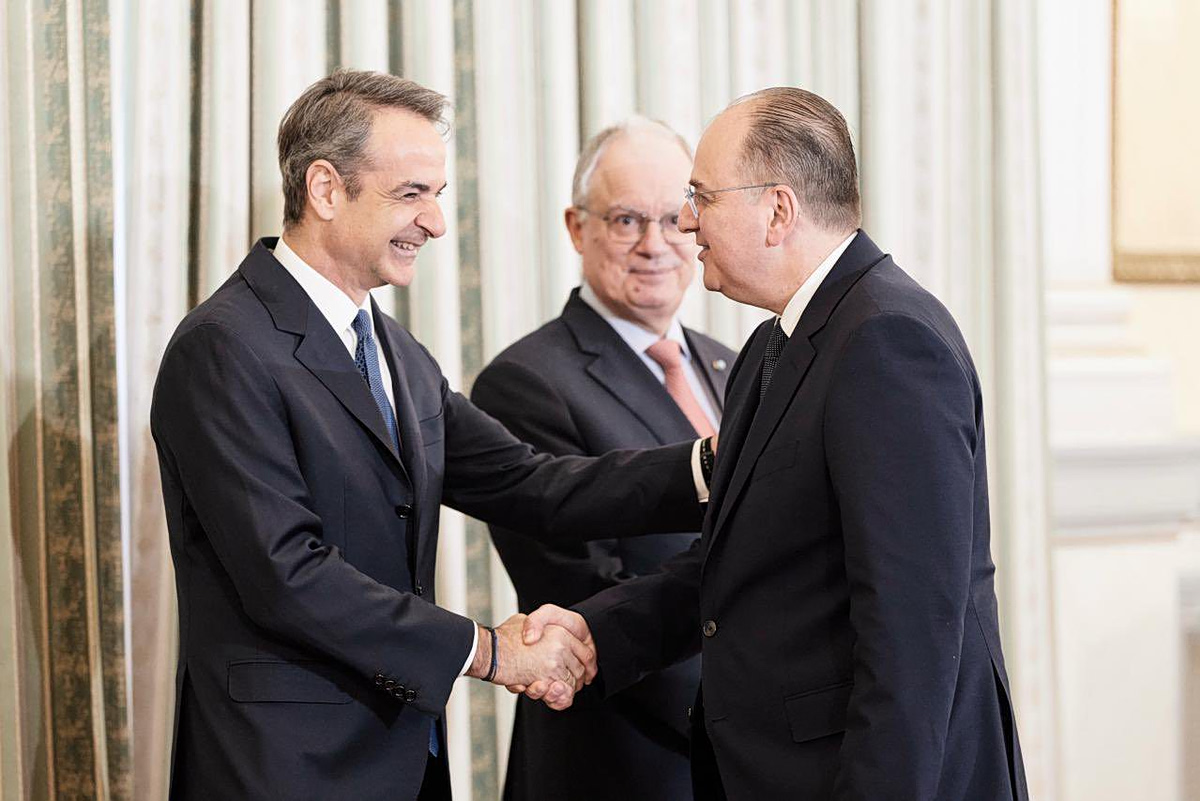 Υπόθεση Λαζαρίδη: Ανοιχτή πληγή για το Μαξίμου, παρά την (όψιμη) παραίτηση – Γιατί η αποχώρηση από την κυβέρνηση έγινε μονόδρομος