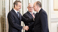 Υπόθεση Λαζαρίδη: Ανοιχτή πληγή για το Μαξίμου, παρά την (όψιμη) παραίτηση – Γιατί η αποχώρηση από την κυβέρνηση έγινε μονόδρομος