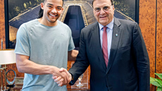 Για ποιο λόγο συνάντησε τον Εμμανουήλ Καραλή ο Πρόεδρος της Ελληνικής Ολυμπιακής Επιτροπής