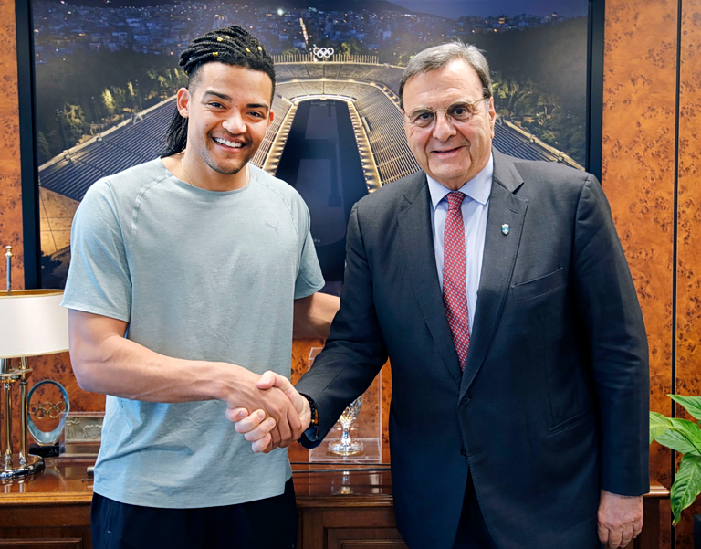 Για ποιο λόγο συνάντησε τον Εμμανουήλ Καραλή ο Πρόεδρος της Ελληνικής Ολυμπιακής Επιτροπής