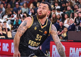 Μονακό – Μπαρτσελόνα 93-86: «Έκλεισε» θέση στο πλέι ιν με ηγέτες Τζέιμς – Οκόμπο