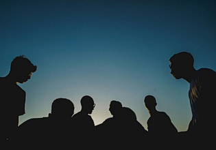 Nεολαία και (ψηφιακή) πολιτική: Δεν συγκινεί τα ελληνόπουλα η online συμμετοχή στα κοινά