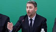 Απρόοπτο στη συνέντευξη Ανδρουλάκη για τις υποκλοπές – Τι συνέβη