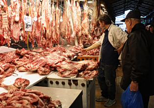 Εντατικοί έλεγχοι στην αγορά ενόψει Πάσχα – Πώς διαμορφώνονται οι τιμές