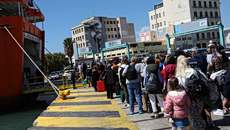 Κορυφώνεται η μαζική έξοδος του Πάσχα – Αυξημένα μέτρα της Τροχαίας, σε επιφυλακή το Λιμενικό