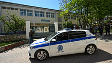 Αισιόδοξα τα νέα για τη 13χρονη που έπεσε από το μπαλκόνι Γυμνασίου στο Χαϊδάρι