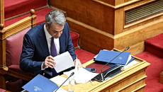 Μητσοτάκης: Αντιμέτωπος με σκάνδαλα και δημοσκοπική κατρακύλα ανακοινώνει μέτρα οικονομικής στήριξης