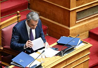 Μητσοτάκης: Αντιμέτωπος με σκάνδαλα και δημοσκοπική κατρακύλα ανακοινώνει μέτρα οικονομικής στήριξης