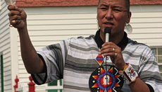 Ισόβια στον ηθοποιό Nathan Chases His Horse του «Χορεύοντας με τους λύκους» για σεξουαλικές επιθέσεις