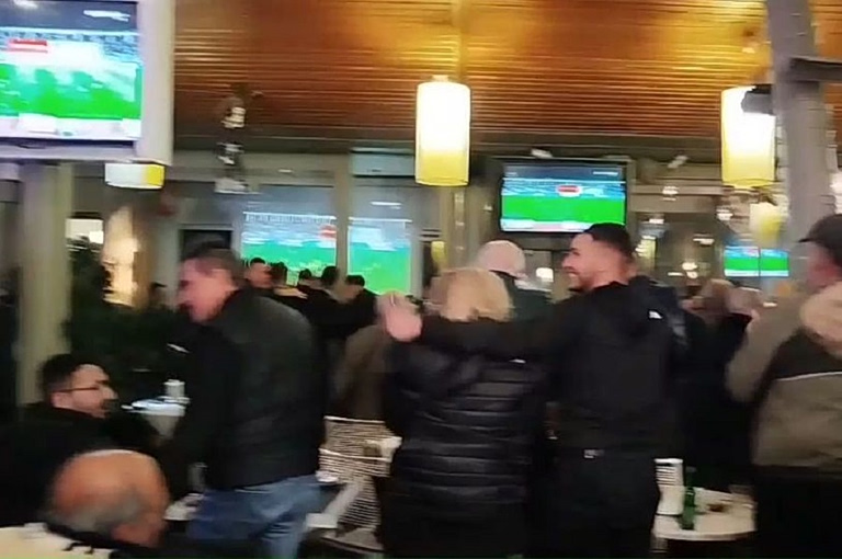 Στο... πόδι η Κρήτη: Οπαδοί του ΟΦΗ πανηγυρίζουν στο Ηράκλειο το Κύπελλο Ελλάδας (vid)