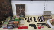 Μια καταγγελία για ενδοοικογενειακή απειλή «αποκάλυψε» όπλα – Τι βρήκαν οι Αρχές