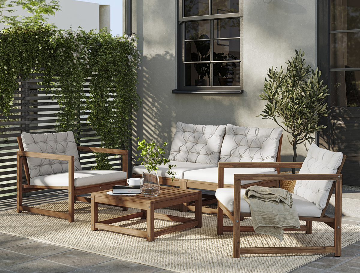 Υποδεχόμαστε την άνοιξη φέρνοντας το «μέσα» έξω και κάνοντας level up στους εξωτερικούς χώρους του σπιτιού