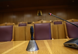 Γυναικοκτονία στους Αμπελόκηπους: Ξεκίνησε η δίκη του 39χρονο που σκότωσε τη σύζυγό του με σφυρί – «Εδρασα εν βρασμώ»