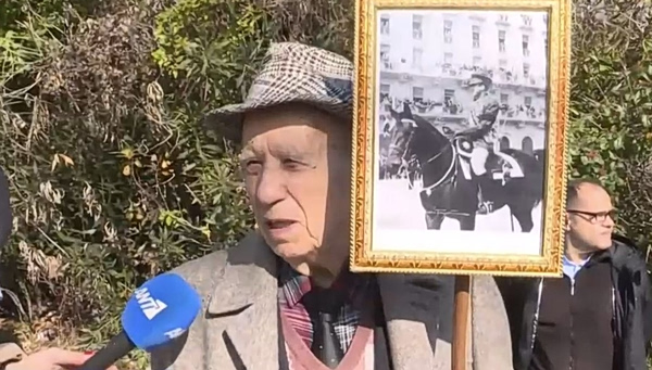 Όταν ο 89χρονος πήγε στην κηδεία του τέως βασιλιά Κωνσταντίνου – «Η ημέρα πρέπει να είναι συννεφιασμένη»