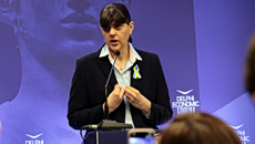 Κοβέσι: Μην παραιτηθείτε! Η διαφθορά μπορεί να ηττηθεί, το μήνυμά μου στους Έλληνες