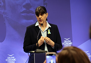 Η συνέντευξη Τύπου της Λάουρα Κοβέσι στο Φόρουμ των Δελφών