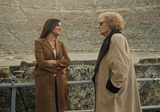 Η Μάρω Κοντού στην Επίδαυρο: Μια αναδρομή σε μια σπουδαία πορεία και μια συγκινητική συνάντηση με το παρελθόν