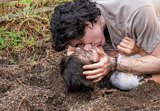 Η «Σύγκρουση» είναι ήδη εδώ – Η πρώτη φωτογραφία από τη νέα σειρά του MEGA που θα συζητηθεί