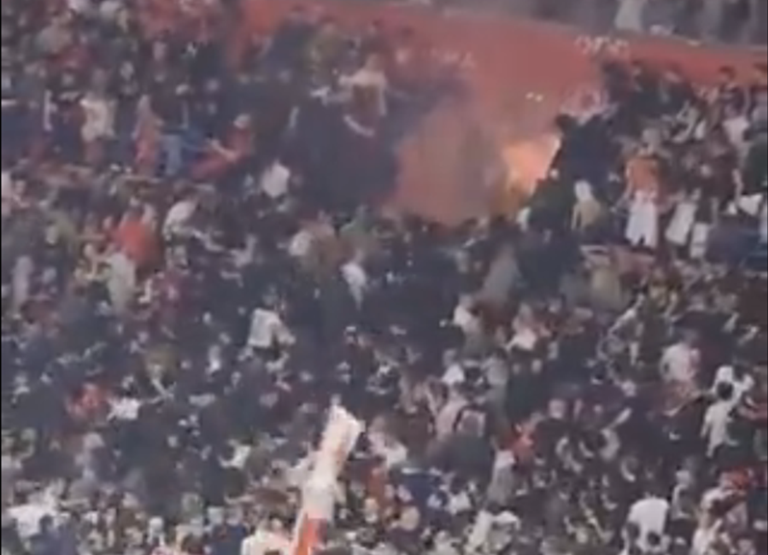 Οικογένειες έτρεχαν να σωθούν στο Ερυθρός Αστέρας – Παρτιζάν! Σοβαρά επεισόδια στο ματς της Euroleague (vids)