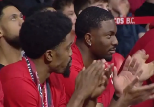 Ο Κίναν Έβανς επέστρεψε στο ΣΕΦ και αποθεώθηκε από τον κόσμο του Ολυμπιακού (vid)