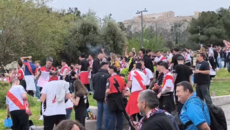 Οπαδοί της Ράγιο Βαγιεκάνο στο Θησείο πριν από το παιχνίδι με την ΑΕΚ (vid