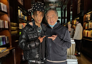 Ο Τζέιντεν Σμιθ συναντά τον «θρύλο» Τζάκι Τσαν