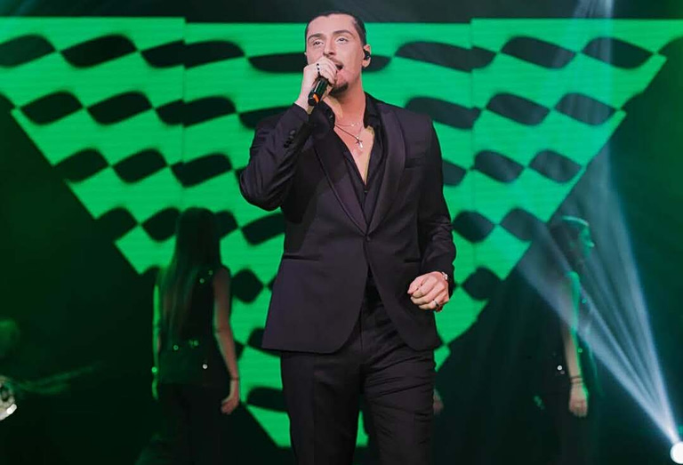 Ο Λευτέρης Κρίκης αποκαλύπτεται και μοιράζεται μαζί μας το μουσικό ταξίδι του