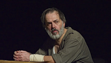 «Το κιβώτιο» του Άρη Αλεξάνδρου για 11η χρονιά στο Studio Μαυρομιχάλη