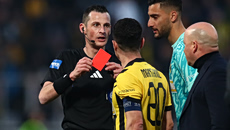 Σε ποιους διαιτητές ο Λανουά μοίρασε μπράβο (και για την αποβολή του Νίκολιτς) και ποιους έβγαλε στη σέντρα