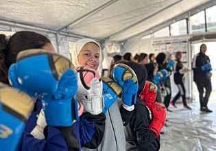 Tα κορίτσια της Γάζας γιατρεύουν τα τραύματα τους με πυγμαχία