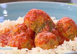 Συνταγή: Κεφτεδάκια με σάλτσα πιπεριάς Φλωρίνης