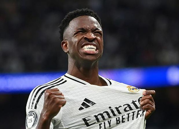 Βινίσιους: «Εμείς οι διάσημοι ποδοσφαιριστές μπορούμε να κάνουμε πολλά για τον ρατσισμό»