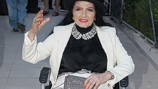 Ζωζώ Σαπουντζάκη: Είναι κατάκοιτη και δεν γνωρίζει για τον θάνατο του συντρόφου της