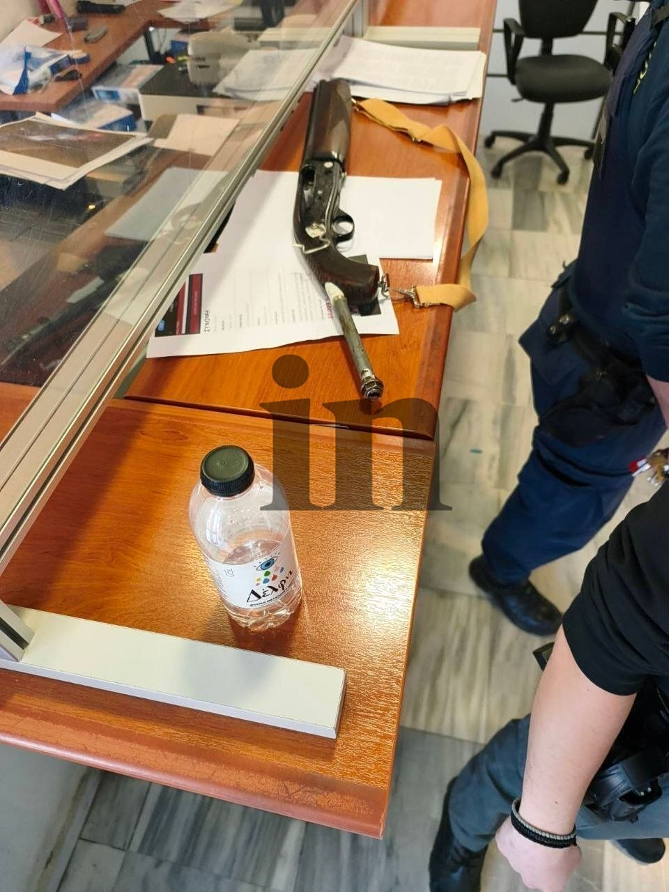 Φωτογραφίες ντοκουμέντο από τους πυροβολισμούς σε ΕΦΚΑ και Ειρηνοδικείο