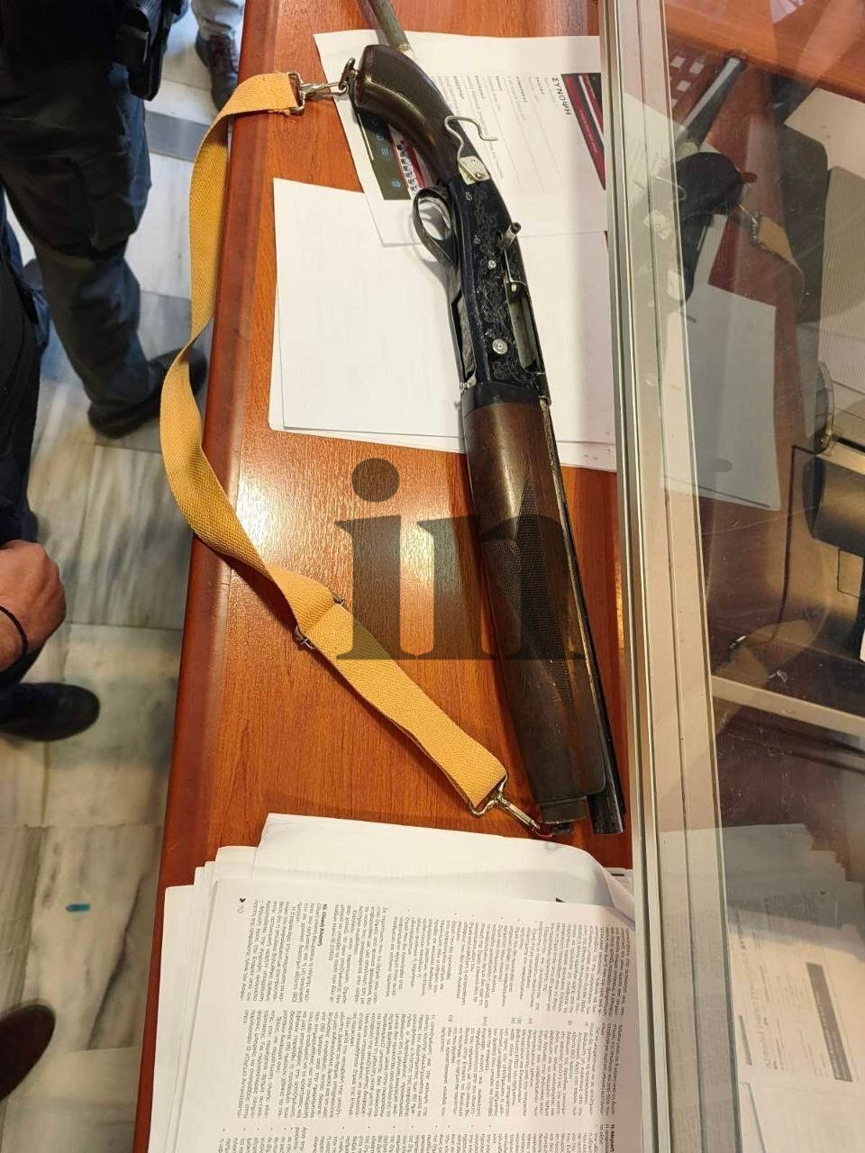 Φωτογραφίες ντοκουμέντο από τους πυροβολισμούς σε ΕΦΚΑ και Ειρηνοδικείο