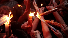 Πάσχα: Πώς θα γίνει η μεταφορά του Αγίου Φωτός στην Ελλάδα