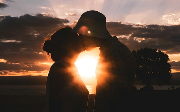 Άκρως Ζωδιακό: Τα Do’s και Don’ts στα ζώδια σήμερα [Κυριακή 12.04.2026]