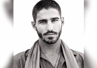 Μέση Ανατολή: Ελεύθερος ο δημοσιογράφος που είχε φυλακιστεί στο Κουβέιτ επειδή κάλυπε τον πόλεμο