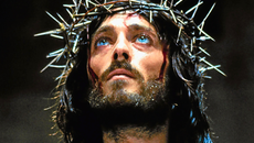 «Ακόμη με σταματούν στο δρόμο στην Ελλάδα» – Ο Ιησούς από τη Ναζαρέτ για τον Ιησού