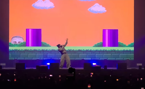 Ο Akylas τραγούδησε «Ferto» και ξεσήκωσε το Άμστερνταμ