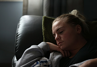 Ο γρήγορος ύπνος πριν το μεσημέρι κρύβει περισσότερους κινδύνους από όσους νομίζεις