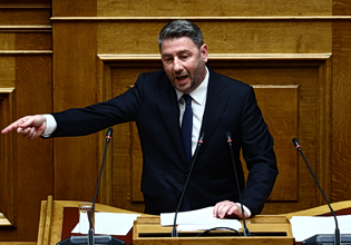 Σφυροκόπημα Ανδρουλάκη σε Μητσοτάκη: «ΕΥΠ και Predator πήγαιναν χέρι  χέρι – Σύντομα τελειώνει ο κατήφορος  